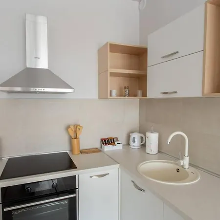 Lina - Pg, Riverside * Podgorica