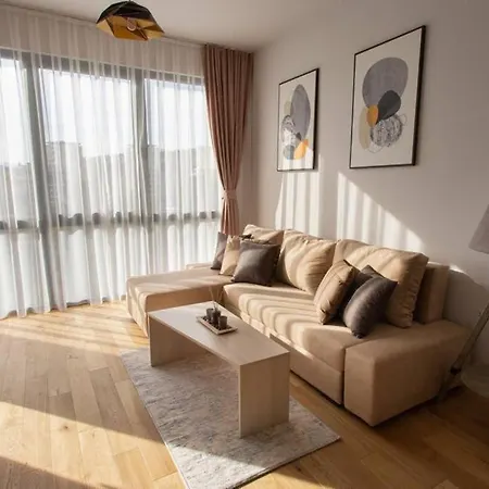 Lina - Pg, Riverside Appartement *